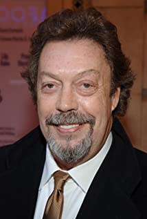 How tall is Tim Curry?